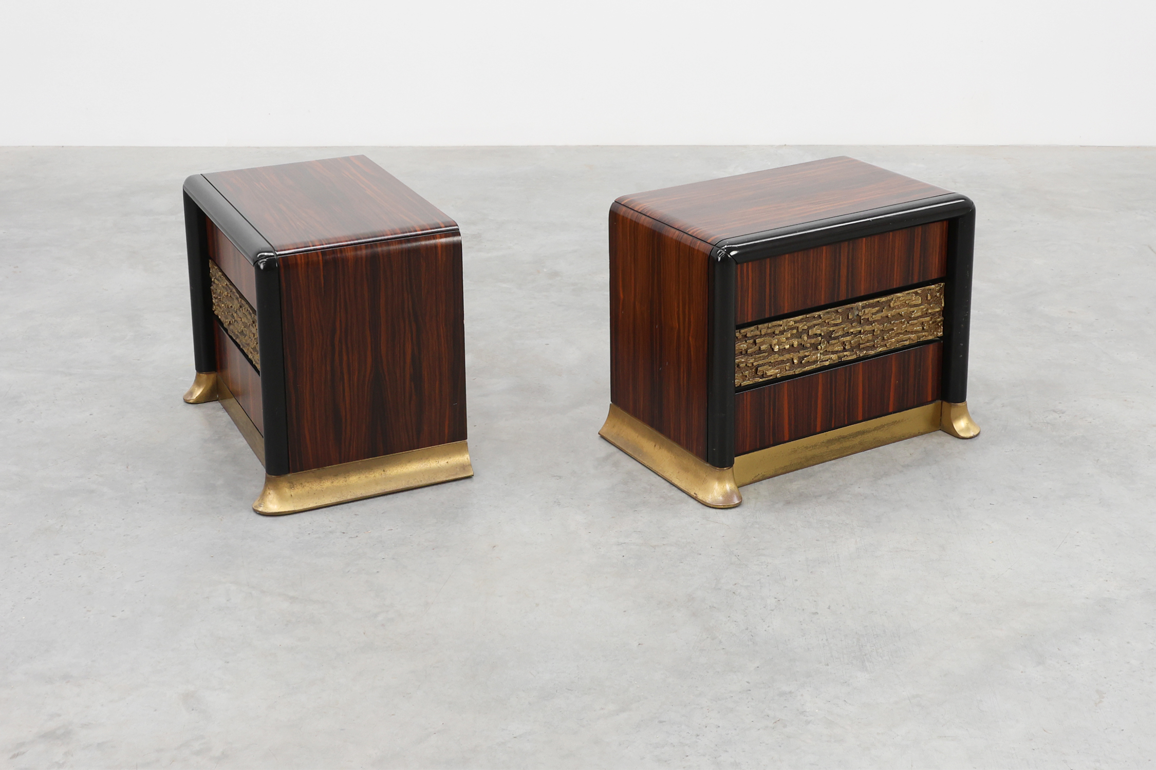 Rare Set of nightstands by Luciano Frigerio 'Desir&egrave;' with brass relief, Italy 1970'sthumbnail